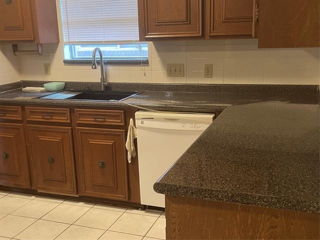 16454 Hickory Knoll Drive, Houston, TX 77059
