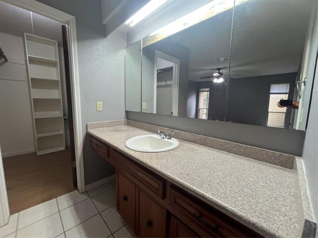 16454 Hickory Knoll Drive, Houston, TX 77059