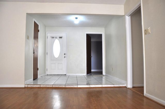 16454 Hickory Knoll Drive, Houston, TX 77059