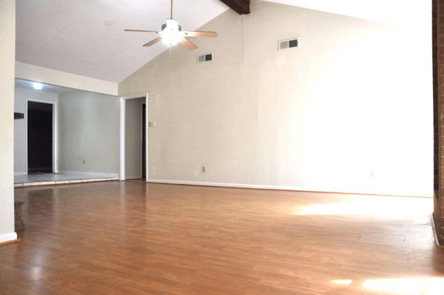 16454 Hickory Knoll Drive, Houston, TX 77059