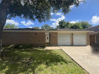 16454 Hickory Knoll Drive, Houston, TX 77059