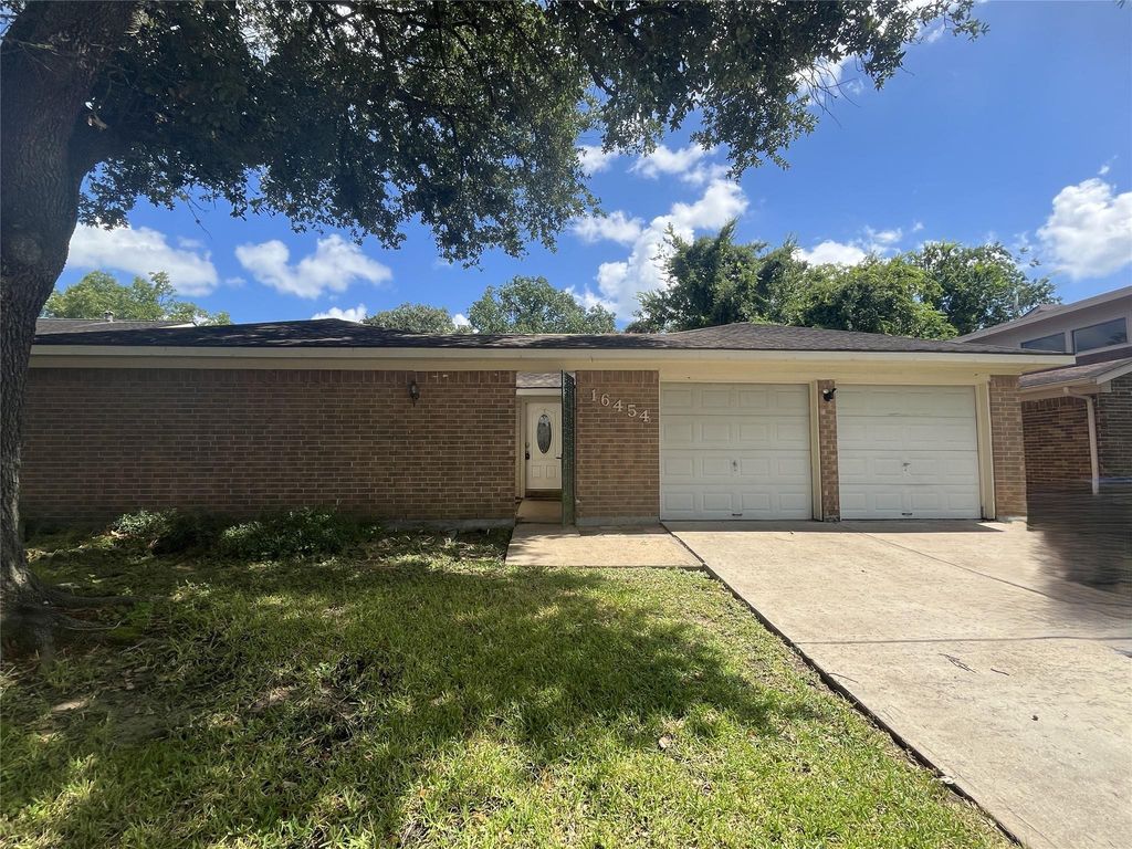 16454 Hickory Knoll Drive, Houston, TX 77059