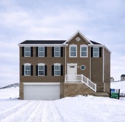 447 Hawthorn Hill DR, North Strabane, PA 15317