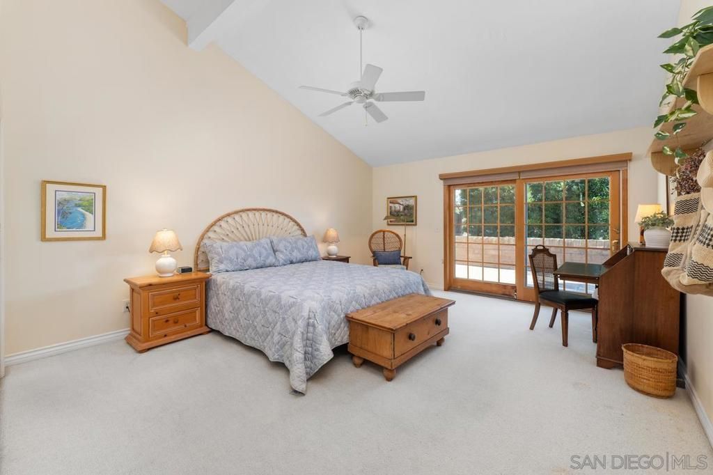 Image 12 of property listing at 1665 Caminito Aliviado, La Jolla, CA 92037