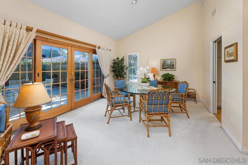 Image 6 of property listing at 1665 Caminito Aliviado, La Jolla, CA 92037