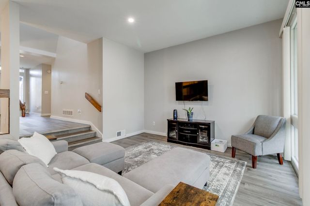 4 Gardenwood, Columbia, SC 29209