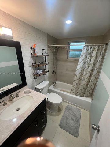 9945 SW 164th Ter 1, Miami, FL 33157