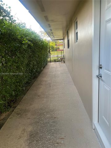 9945 SW 164th Ter 1, Miami, FL 33157