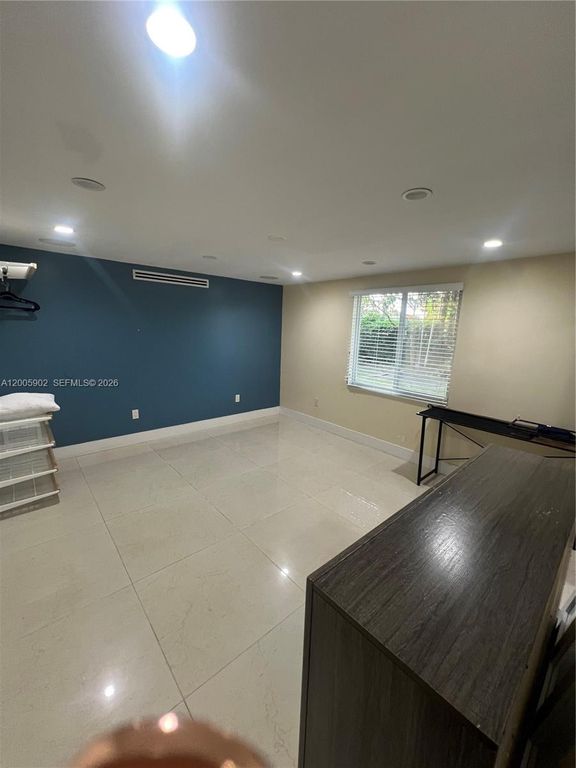9945 SW 164th Ter 1, Miami, FL 33157