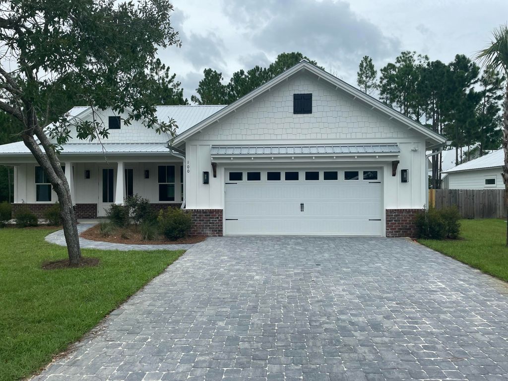 100 Grizzly Street, Freeport, FL 32439