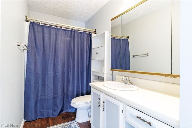 5814 Laura Avenue, Homeworth, OH 44634