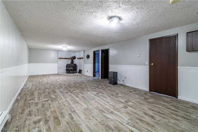 5814 Laura Avenue, Homeworth, OH 44634