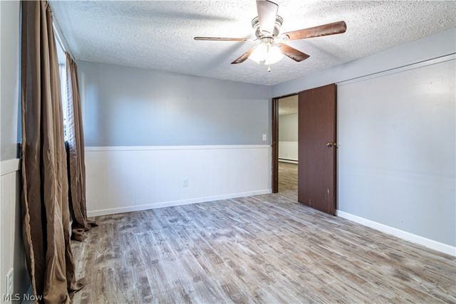 5814 Laura Avenue, Homeworth, OH 44634