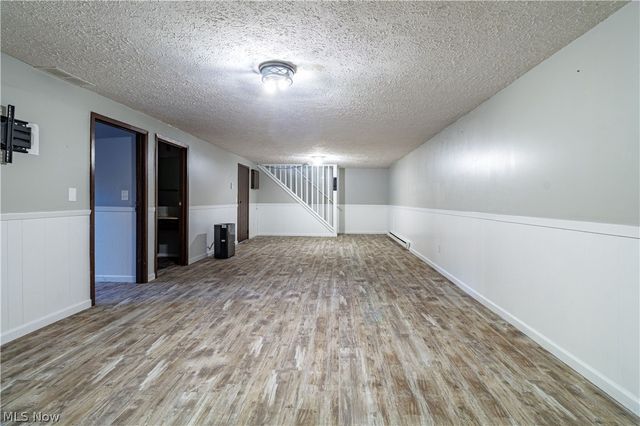 5814 Laura Avenue, Homeworth, OH 44634