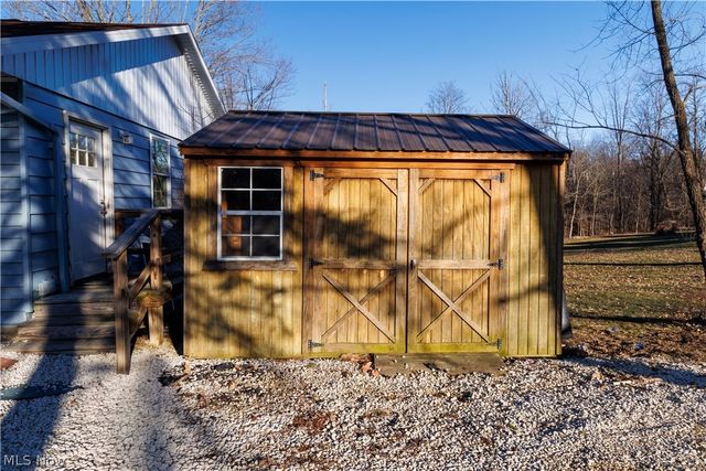 5814 Laura Avenue, Homeworth, OH 44634