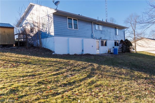 5814 Laura Avenue, Homeworth, OH 44634