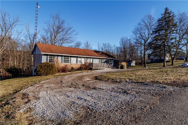 5814 Laura Avenue, Homeworth, OH 44634