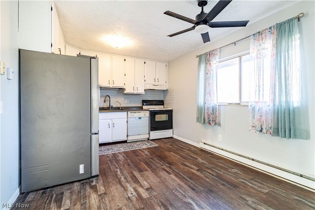 5814 Laura Avenue, Homeworth, OH 44634