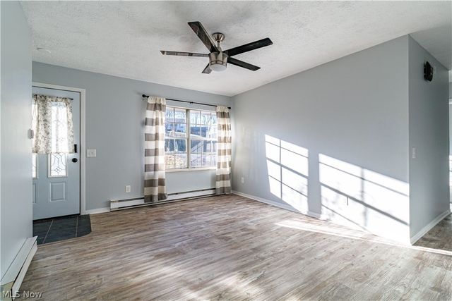 5814 Laura Avenue, Homeworth, OH 44634