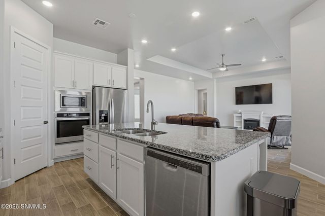 374 Barred Rock Court, Las Cruces, NM 88005