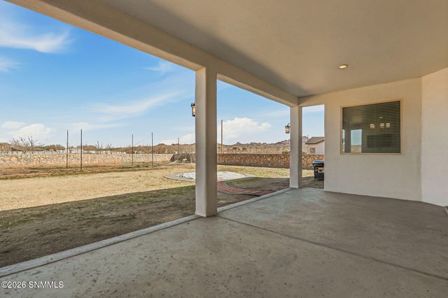 374 Barred Rock Court, Las Cruces, NM 88005