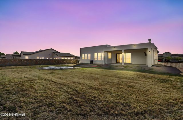 374 Barred Rock Court, Las Cruces, NM 88005