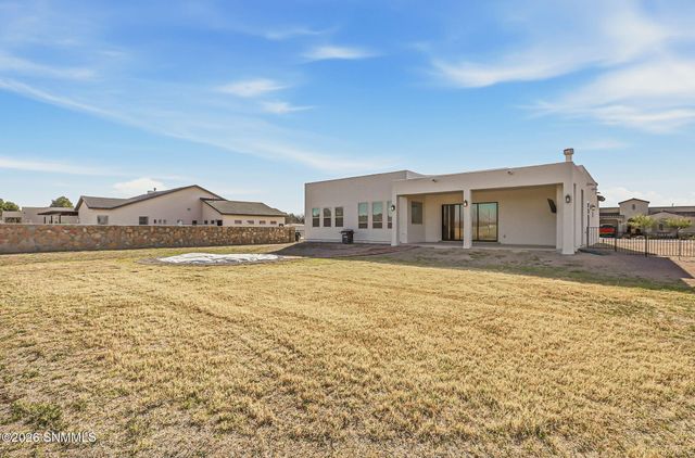 374 Barred Rock Court, Las Cruces, NM 88005