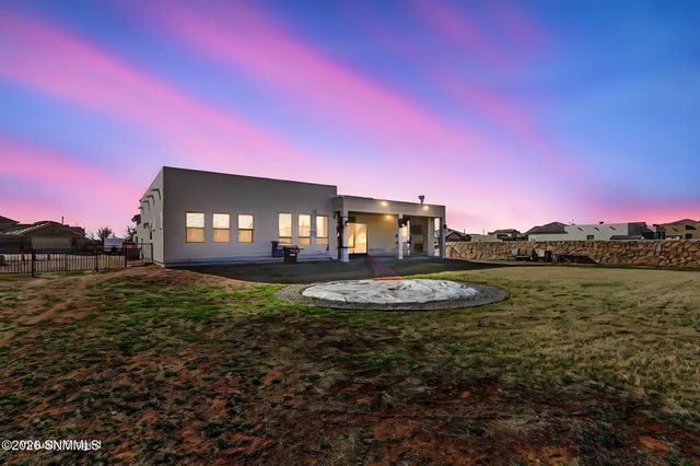 374 Barred Rock Court, Las Cruces, NM 88005