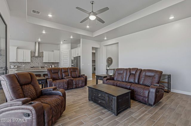 374 Barred Rock Court, Las Cruces, NM 88005