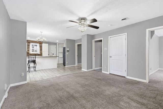 636 W Scott Street, Springfield, MO 65802