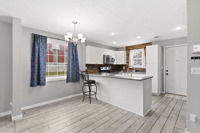 636 W Scott Street, Springfield, MO 65802