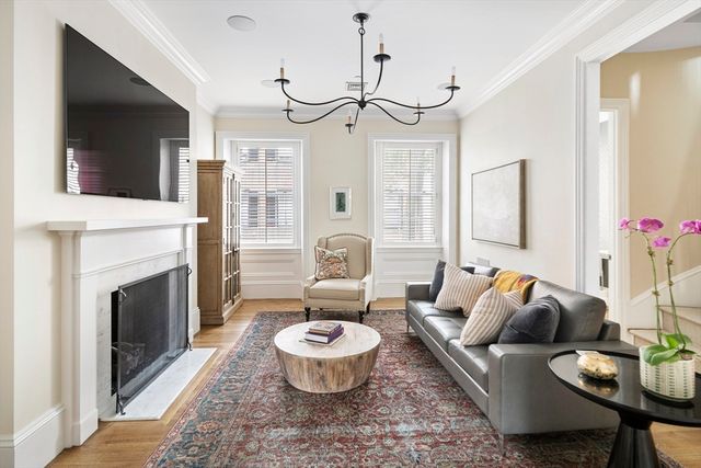 54 Pinckney St, Boston, MA 02114