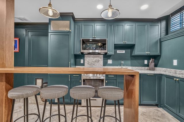 54 Pinckney St, Boston, MA 02114