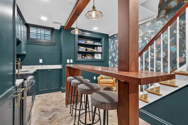 54 Pinckney St, Boston, MA 02114