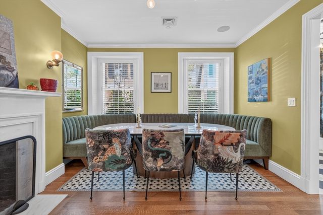 54 Pinckney St, Boston, MA 02114