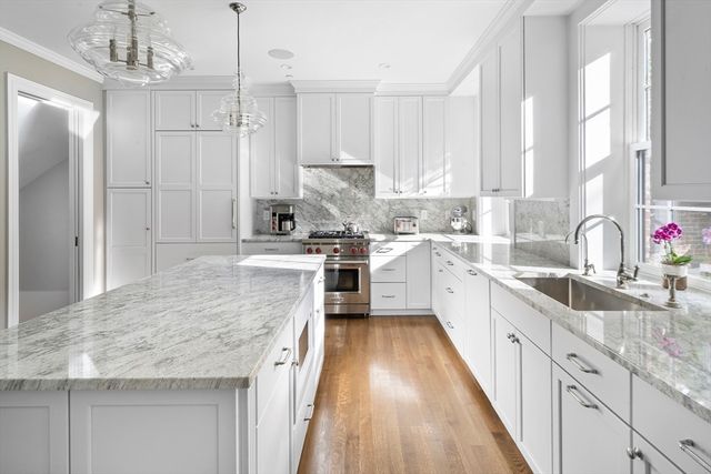 54 Pinckney St, Boston, MA 02114