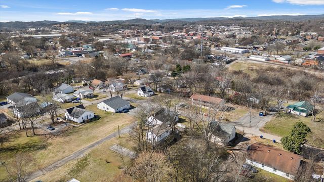 860 Berry Street NE, Cleveland, TN 37311