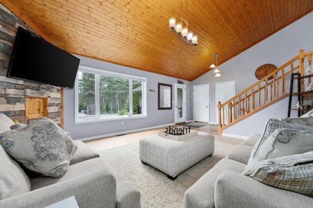 1652 950th Street, Eau Claire, WI 54701
