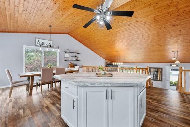 1652 950th Street, Eau Claire, WI 54701