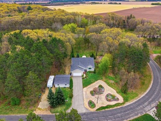 1652 950th Street, Eau Claire, WI 54701