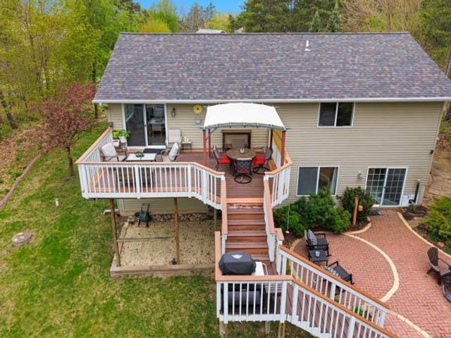 1652 950th Street, Eau Claire, WI 54701