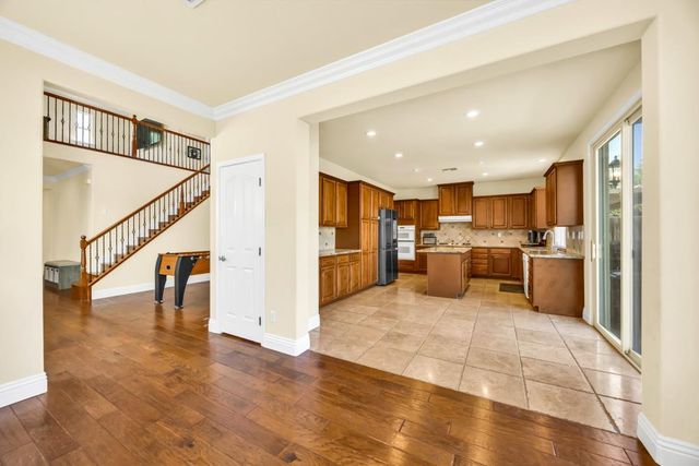 1046 Smith Way, Folsom, CA 95630