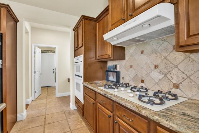 1046 Smith Way, Folsom, CA 95630