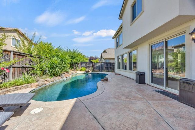 1046 Smith Way, Folsom, CA 95630