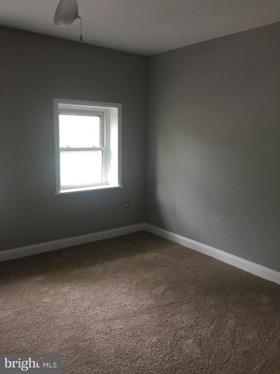 Image 9 of property listing at 3021 GRAYSON ST, Baltimore, MD 21216