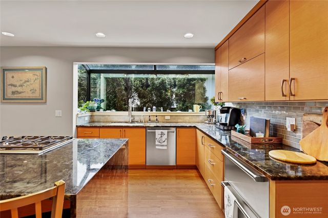 10535 NE 53rd Street, Kirkland, WA 98033