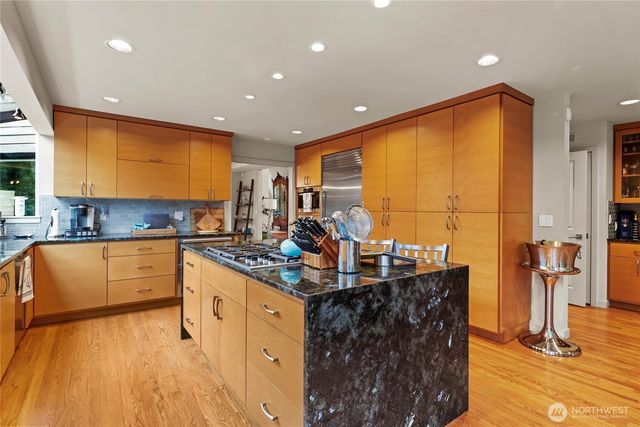 10535 NE 53rd Street, Kirkland, WA 98033