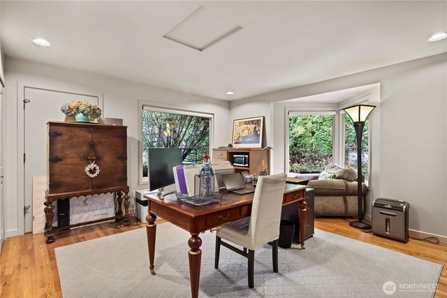 10535 NE 53rd Street, Kirkland, WA 98033