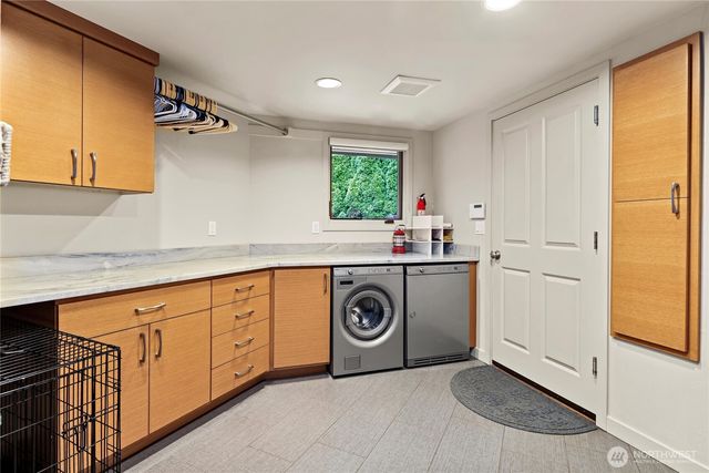 10535 NE 53rd Street, Kirkland, WA 98033