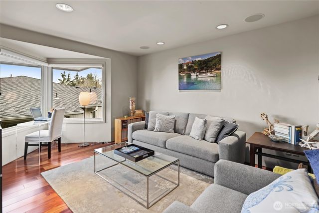 10535 NE 53rd Street, Kirkland, WA 98033